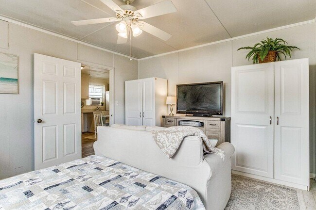 Building Photo - 214 Payne Rd