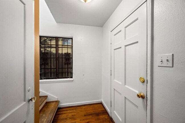 Building Photo - 3444 Blodgett St