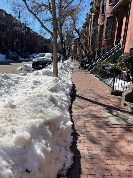 Street View Winter - 85 Appleton St