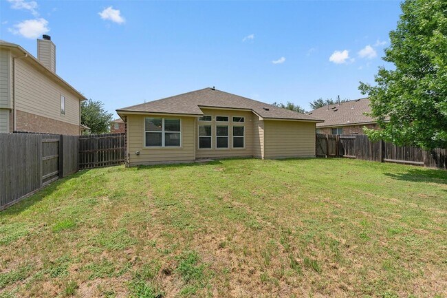 Building Photo - 1049 Regency Ln