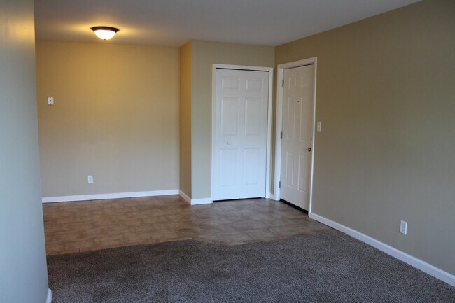 Building Photo - 23200 Huron River Dr