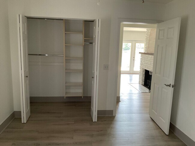 Building Photo - Lake view is quiet