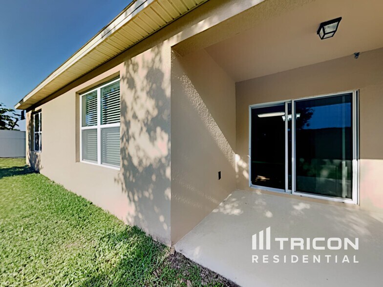 Building Photo - 2449 Valhalla Dr