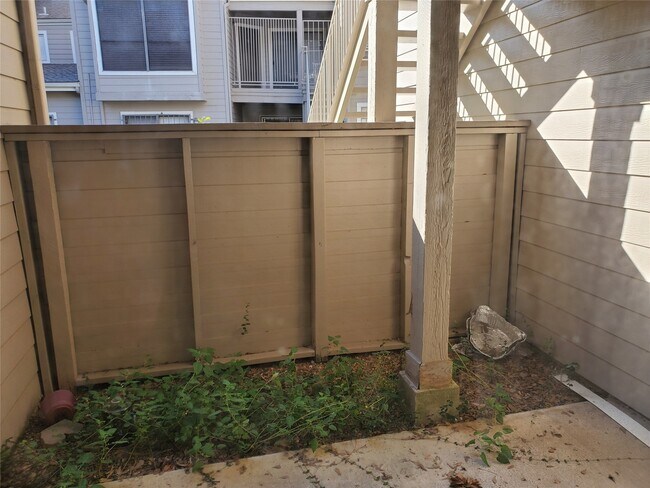 Building Photo - 6701 Sands Point Dr