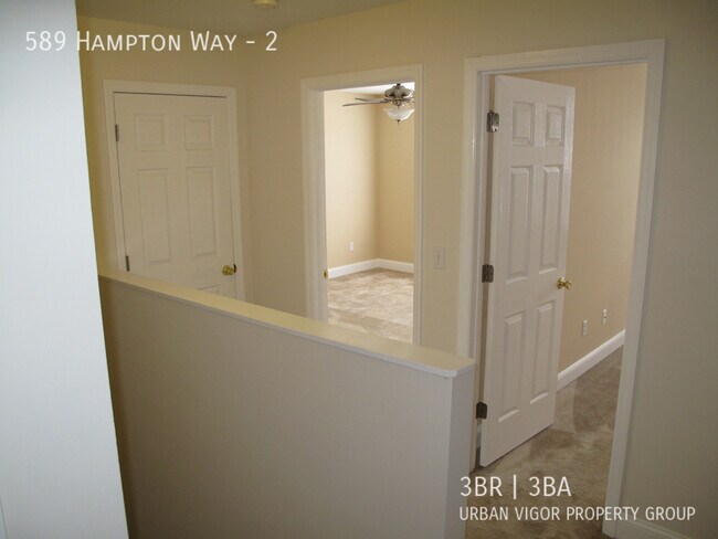 Building Photo - 589 Hampton Way