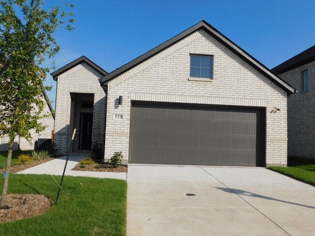 Building Photo - 519 Green Grass Dr