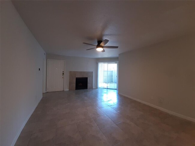 Building Photo - 9700 Leawood Blvd