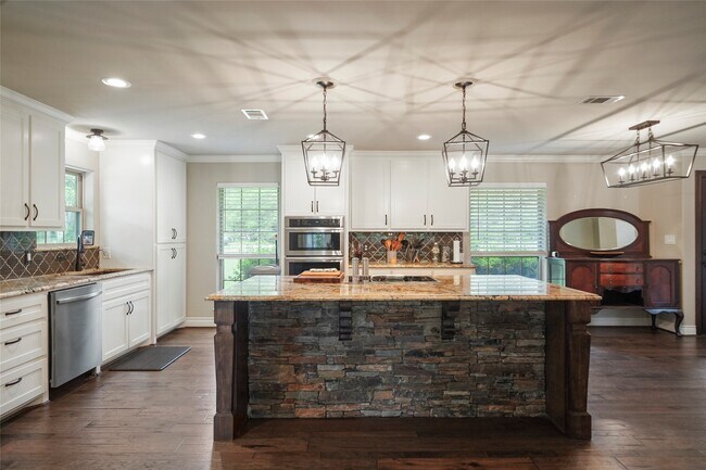 Primary Photo - 143 Linnwood Dr