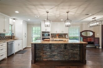 Building Photo - 143 Linnwood Dr