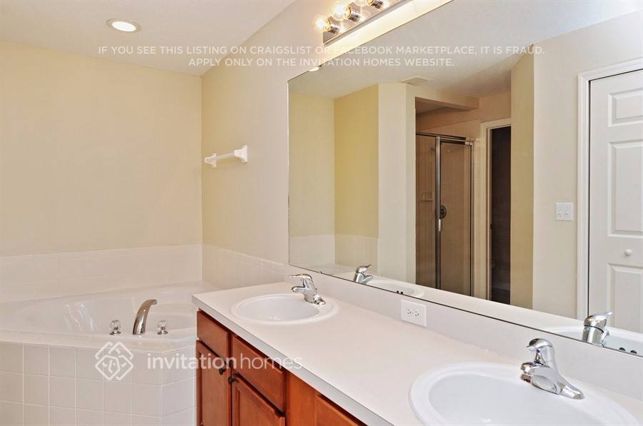 Building Photo - 656 Hatchwood Dr