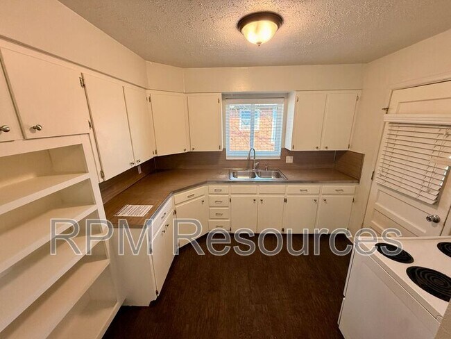 Building Photo - 4416 NW 44th St