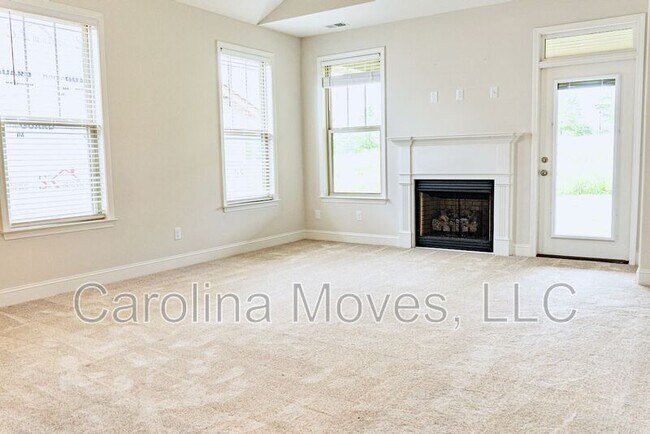 Building Photo - 133 Shumard Ln