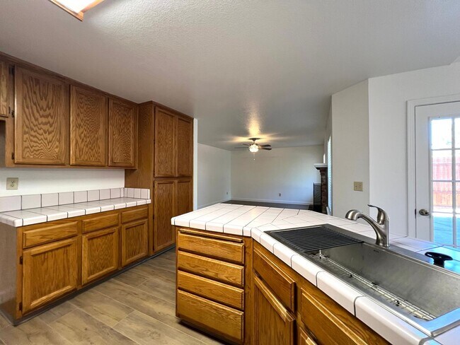 Building Photo - 1342 Kingswood Dr