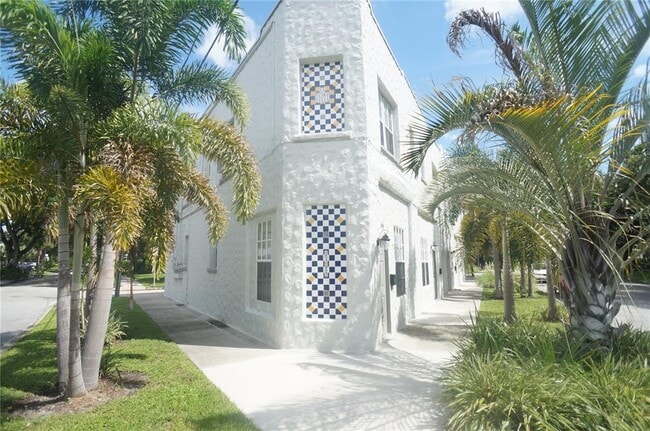 Building Photo - 2305 W Texas Ave