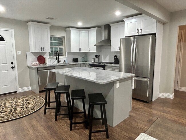 Building Photo - 4010 Chapman St