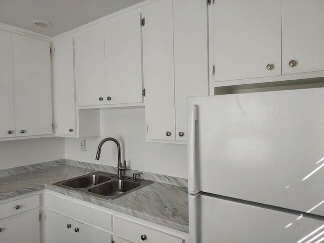 Building Photo - 6091 Horton Dr