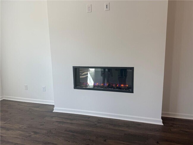 Building Photo - 6103 Wayburn St