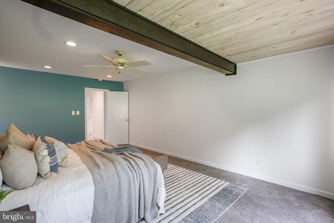 Building Photo - 3406 Woodvalley Dr