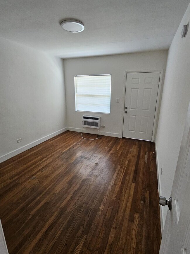 Building Photo - 7950 Abbott Ave