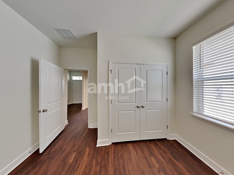 Building Photo - 33855 Thyme Dr