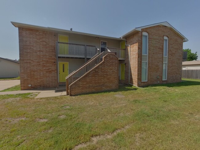 Primary Photo - 3239 S Illinois St