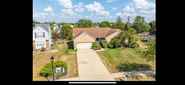 Building Photo - 4822 Sarah Dr