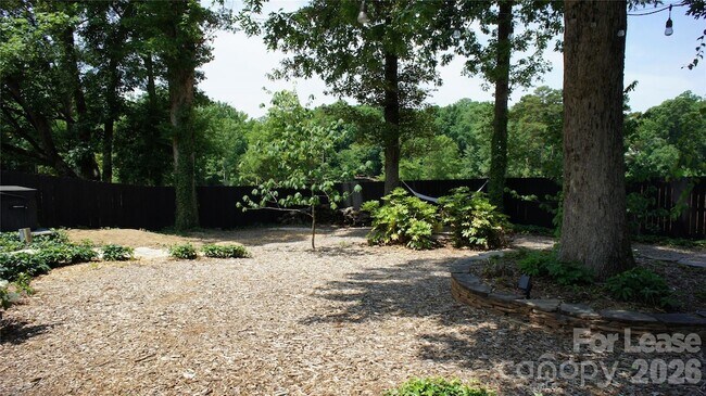 Building Photo - 4400 Woods End Ln