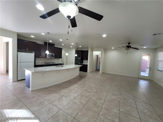 Building Photo - 5564 Bethany Bend Dr