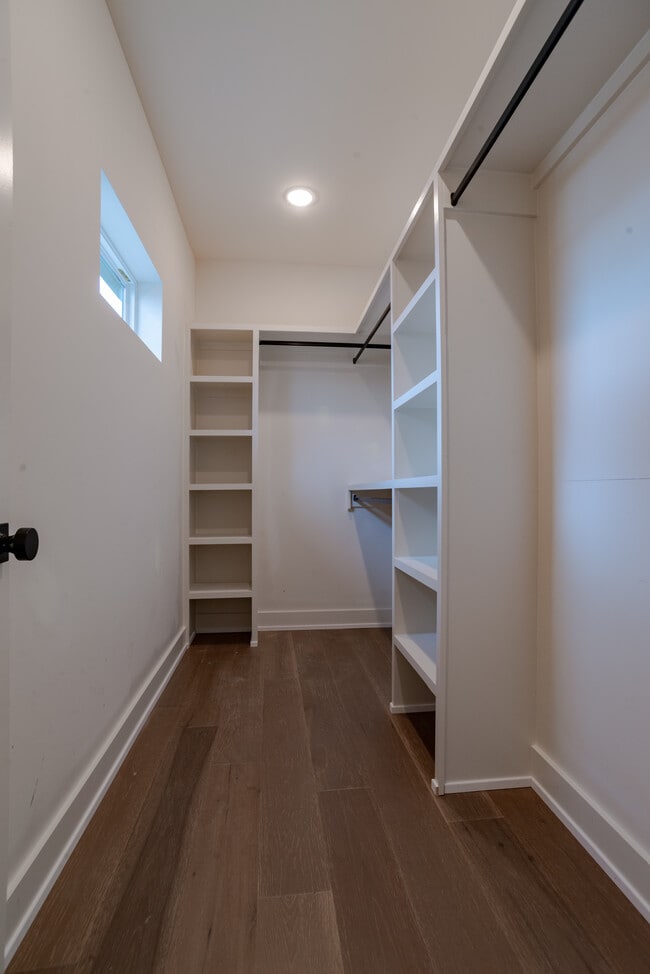 Building Photo - 979 Dozier Pl