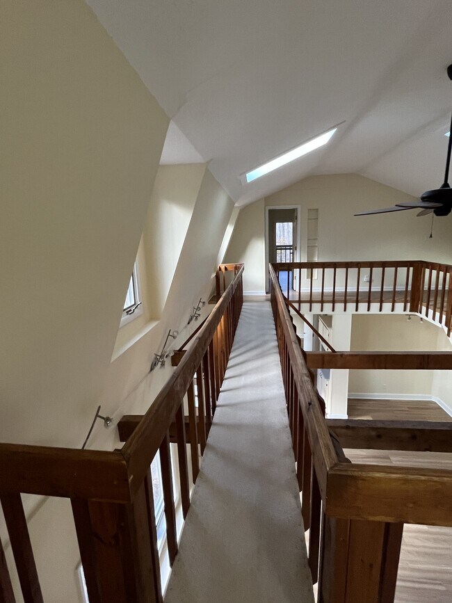 Building Photo - 51 Buck Spgs Acrs