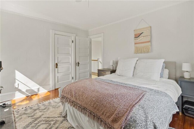 Building Photo - 35 Hall Ave