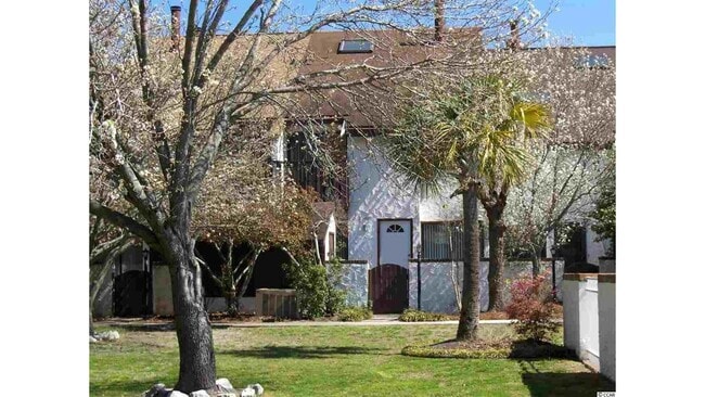 Building Photo - 503 Pinewood Rd