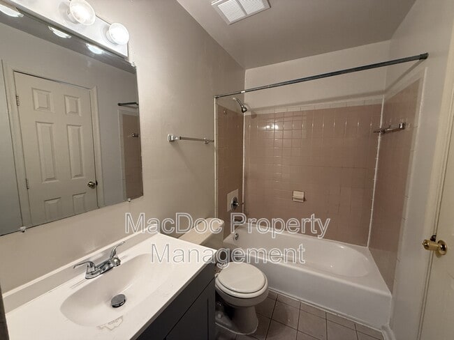 Building Photo - 3456 Beale Ct