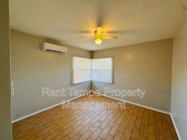 Building Photo - 761 22nd Ave S