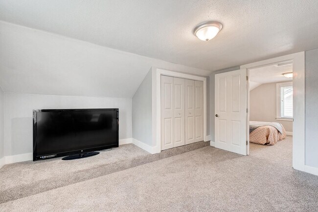 Building Photo - Stadium Home N Tacoma