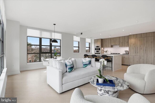 Building Photo - 1201 N Royal St