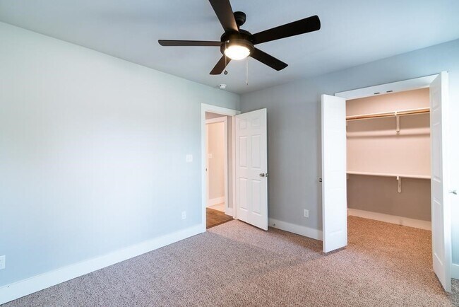 Building Photo - 1919 Lombardy St