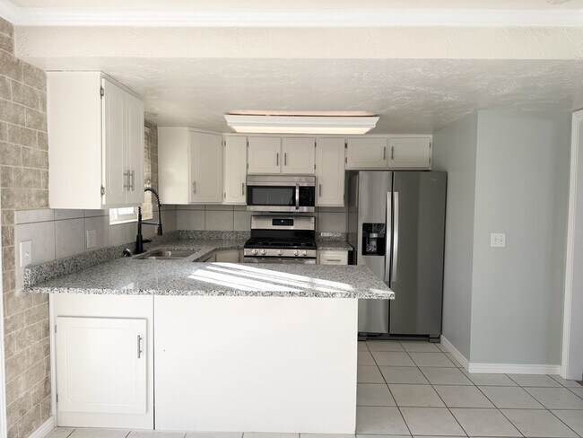 Building Photo - 786 San Simeon Way