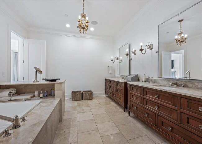 Building Photo - 441 W Deming Pl