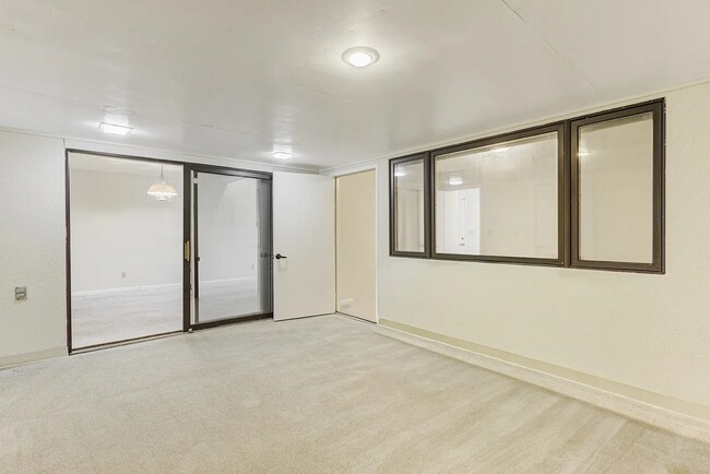 Building Photo - 5013 Scheibler Rd