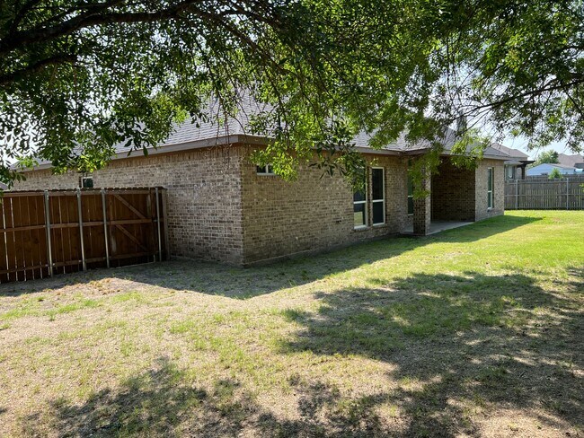 Building Photo - Lovely home for rent in Ennis, TX!