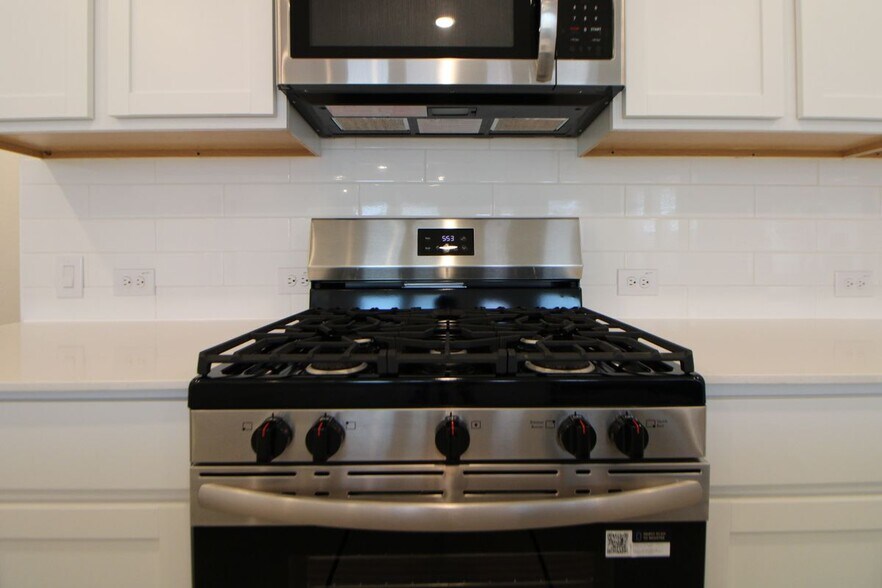 Building Photo - 5128 McKittrick