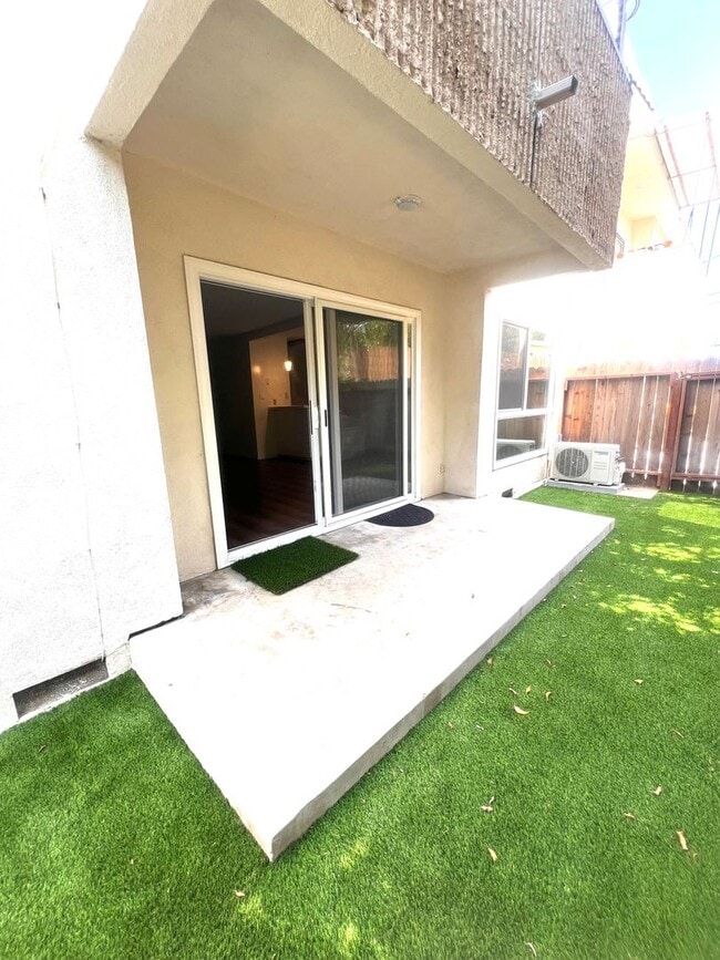 Building Photo - 2621 S Centinela Ave