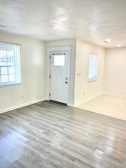 Building Photo - 6037 Old College Dr
