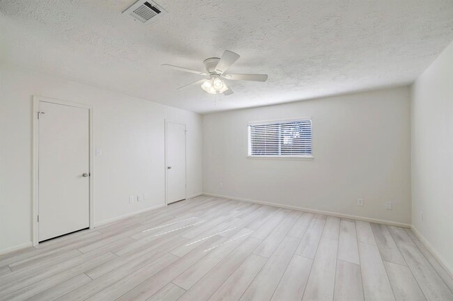 Building Photo - 5618 Enchanted Timbers Dr