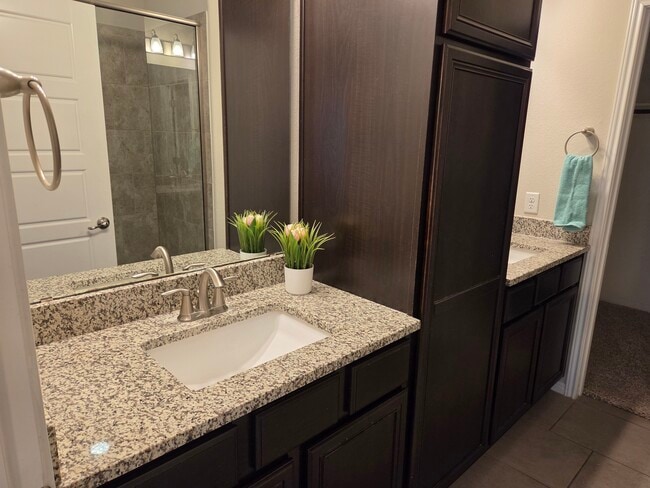 Building Photo - 2304 S Lakeline Blvd