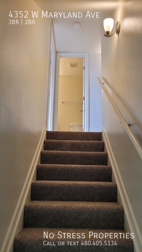 Building Photo - Remodeled 3 Bedroom Townhome off 43rd Ave ...