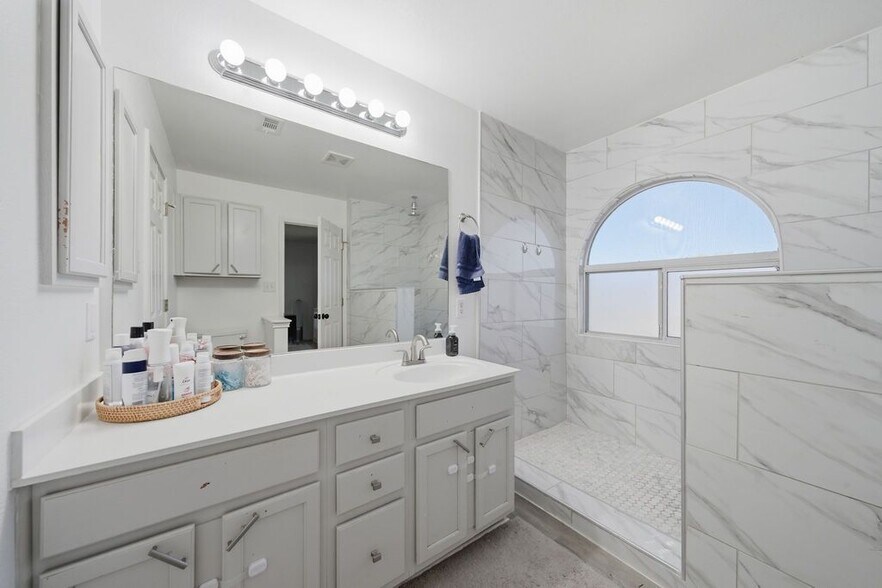 Building Photo - 3914 Bear Oak Path