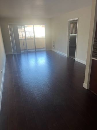 Building Photo - 1342 Palos Verdes Dr