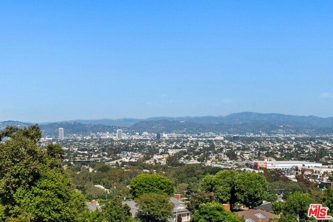 Building Photo - 5266 Veronica St